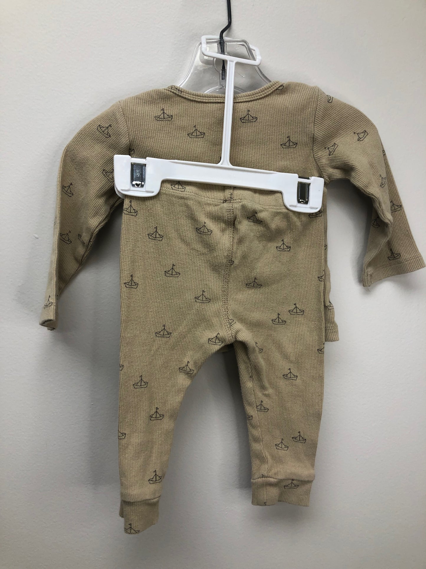 6-12m Quincy Mae tan boats 2 PC Ensembles