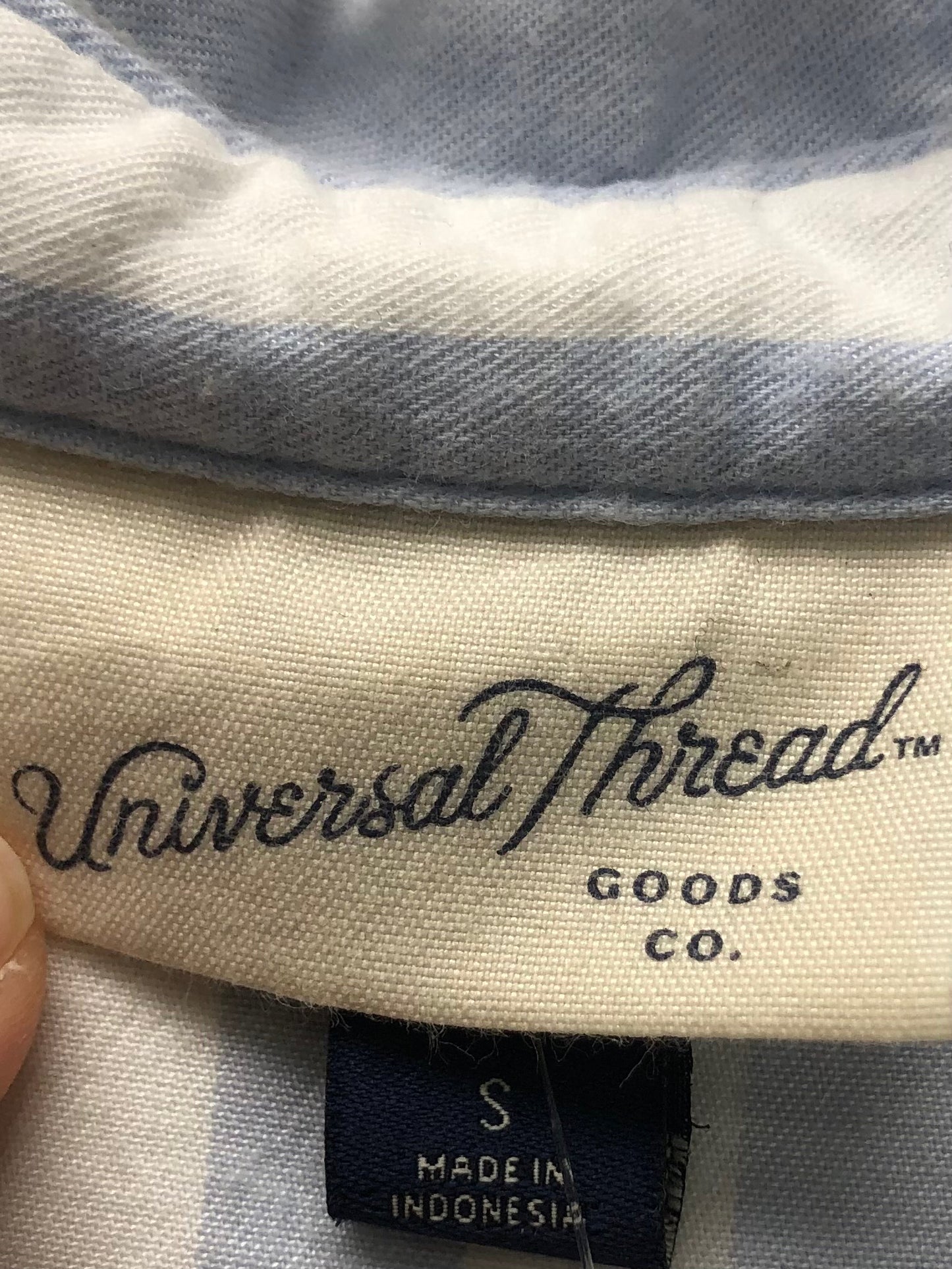 Small Universal Thread blue stripe Shirt
