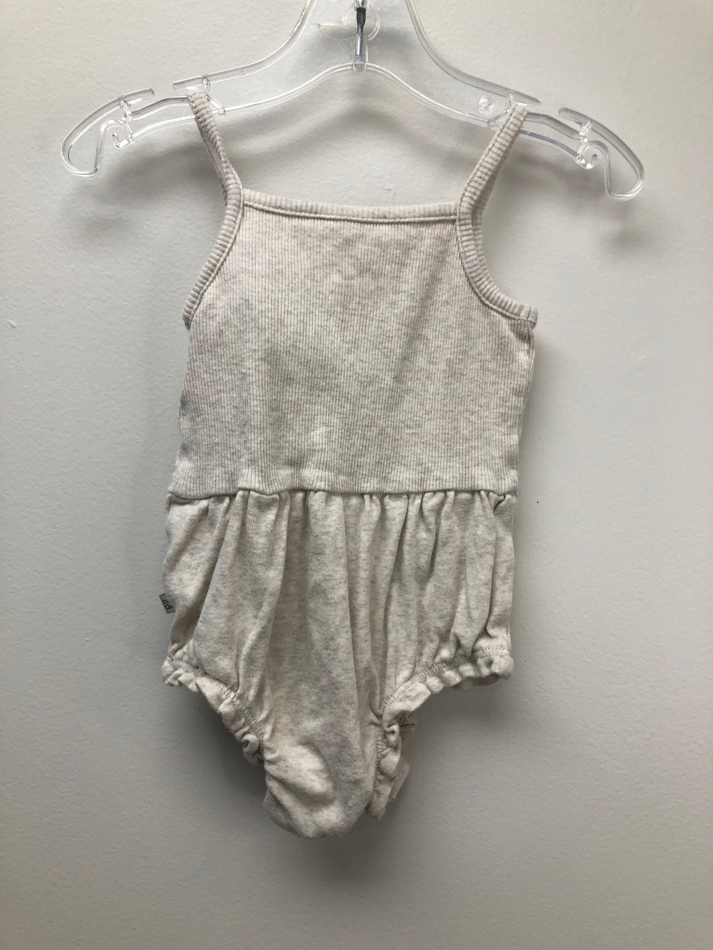 3-6m GAP cream ribbed Romper