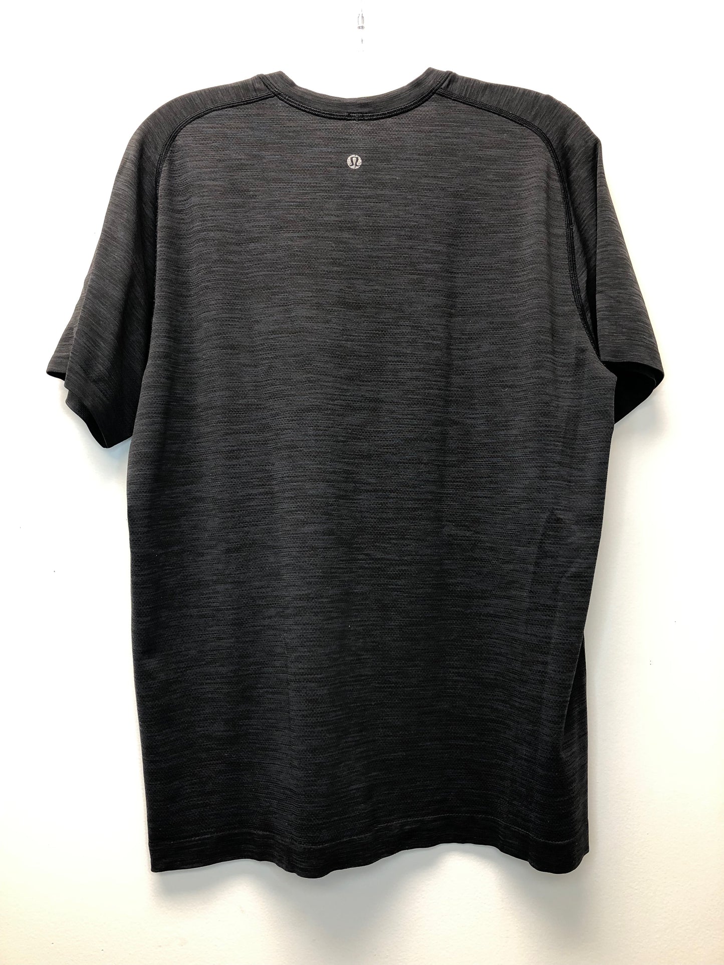 Large Lululemon charcoal heather Shirt