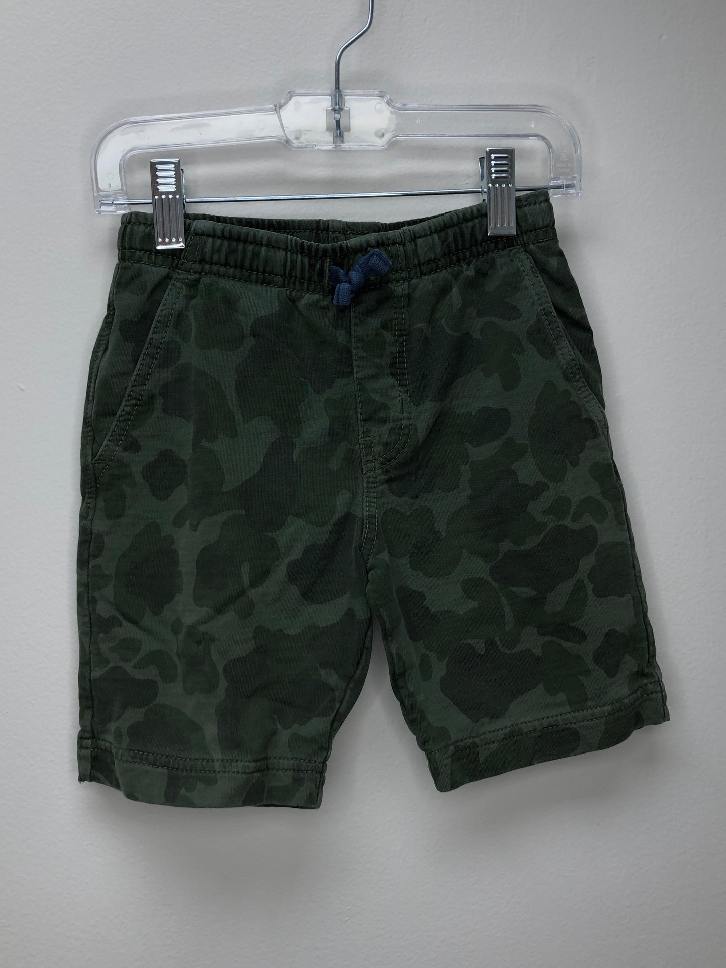 5 tea green camouflage Shorts