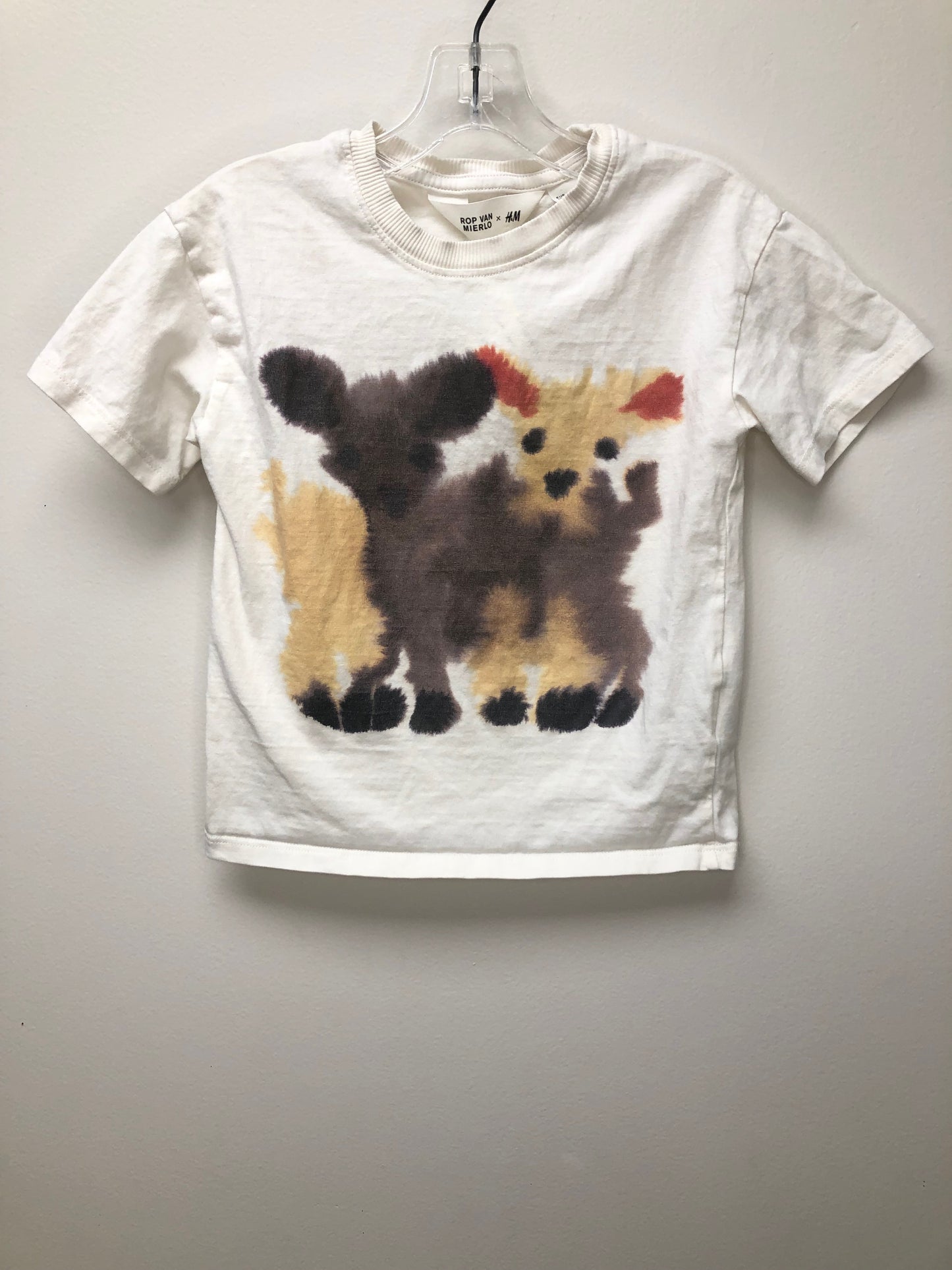 4T H & M cream deer Shirt