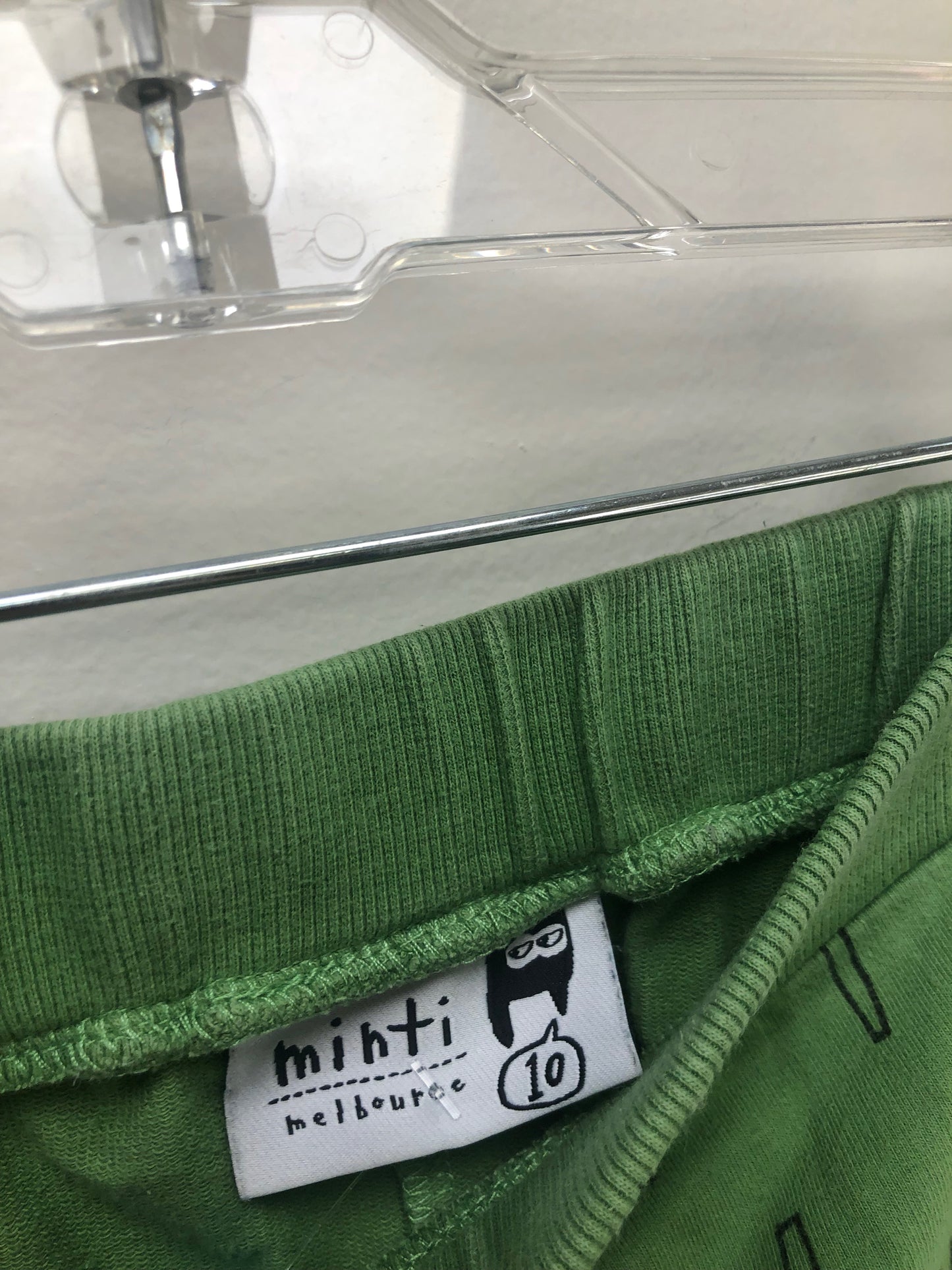 10 minti green print Shorts