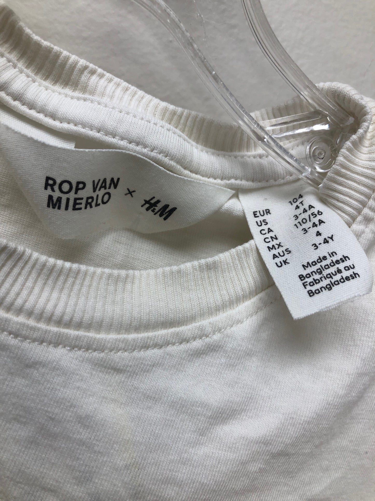 4T H & M cream deer Shirt