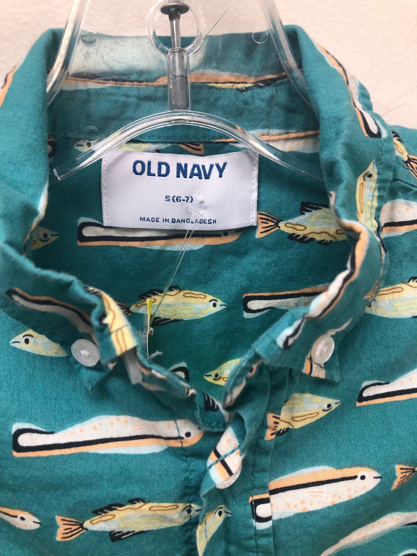 6-7 Old Navy green Fish Shirt