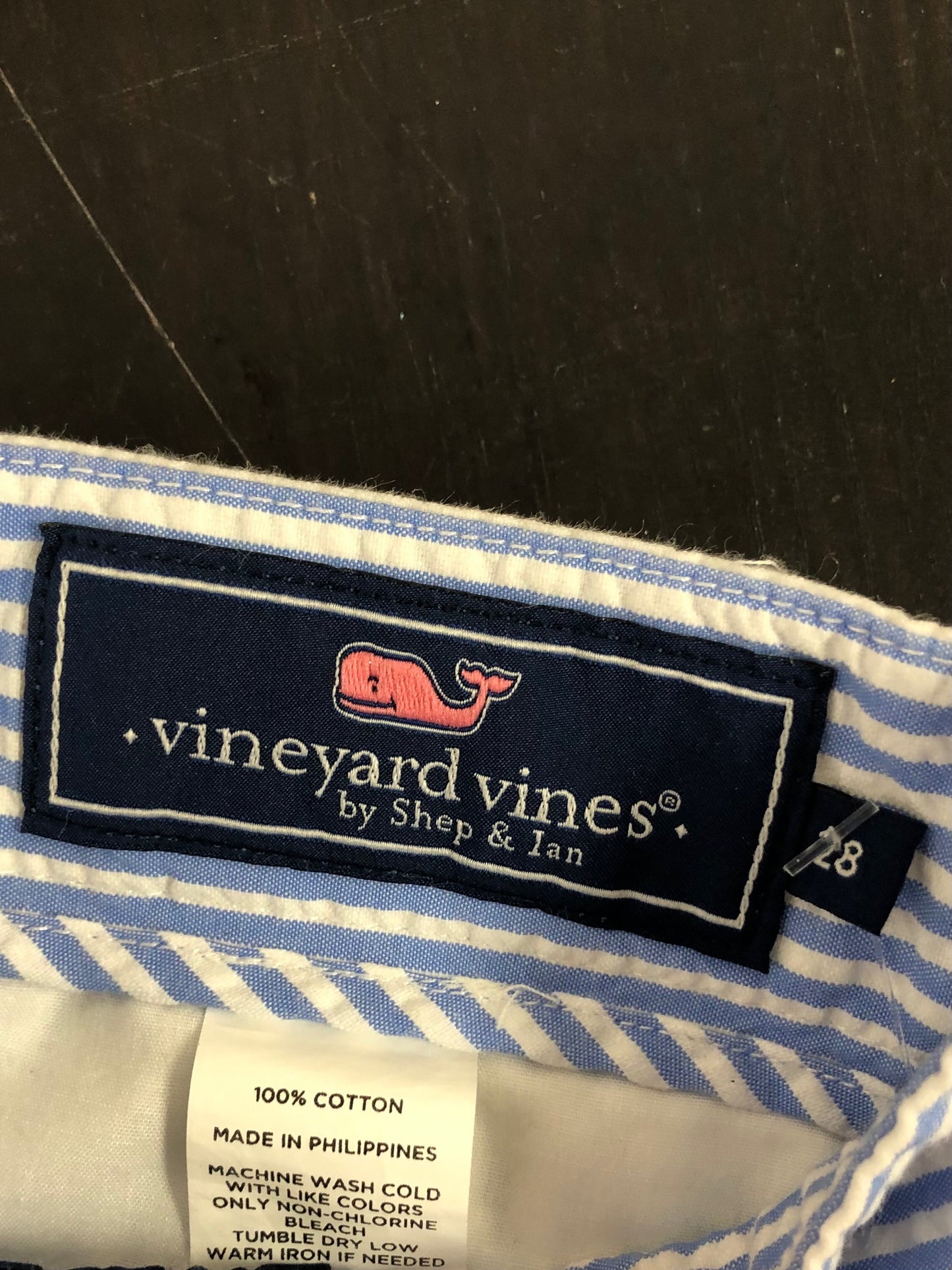28w Vineyard Vines blue stripe Shorts