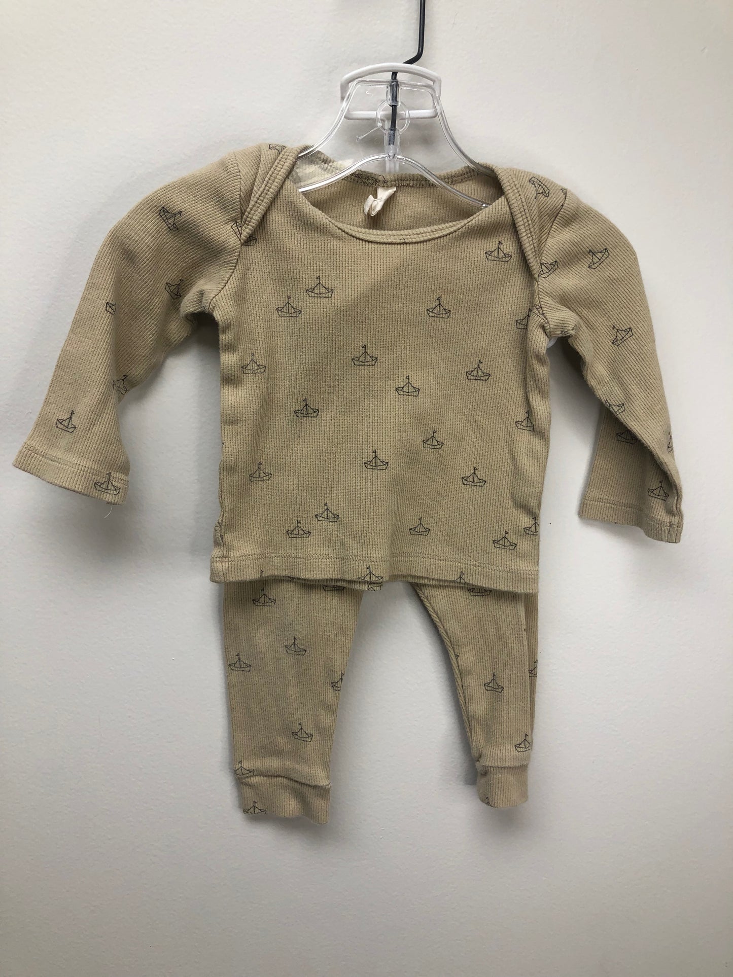 6-12m Quincy Mae tan boats 2 PC Ensembles