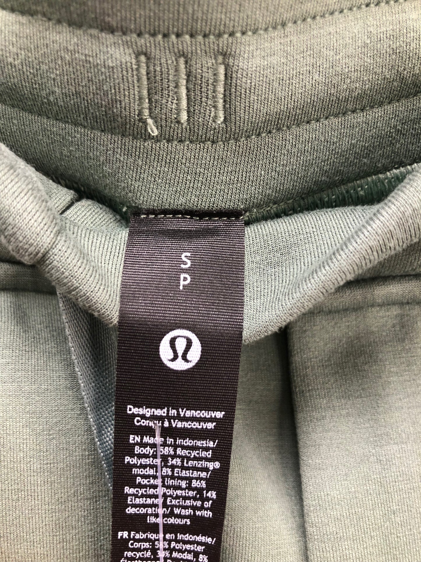 Small Lululemon green Pants