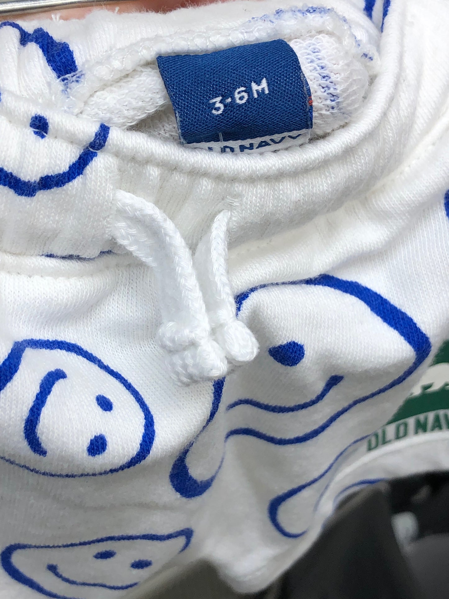3-6m Old Navy white smiley Shorts