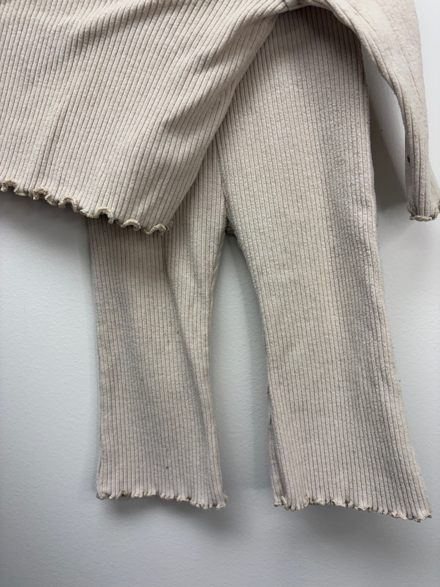 Old Navy Child Size 12 Months cream ribbed 2 PC Ensembles