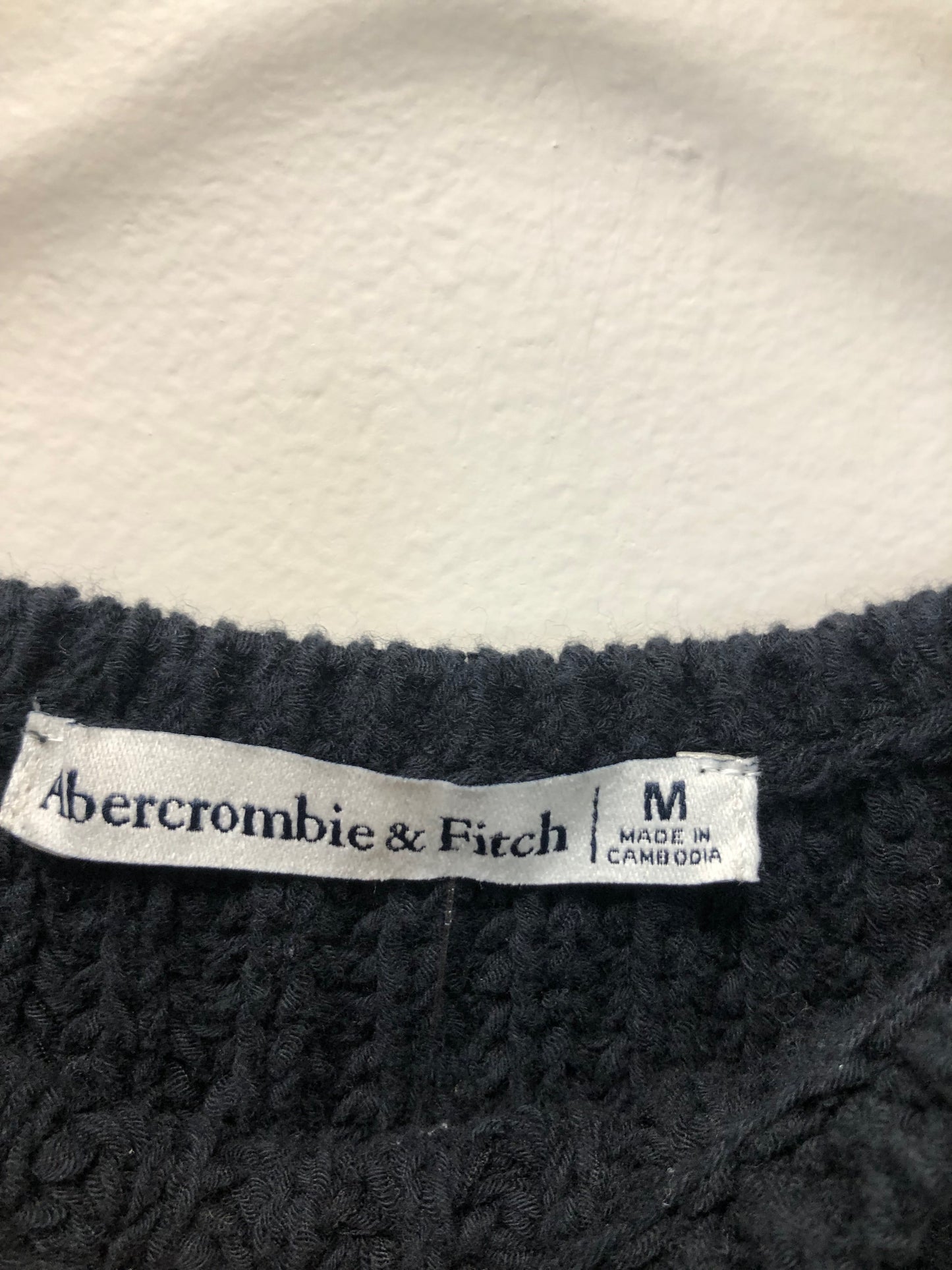 Medium Abercrombie black knit Vest