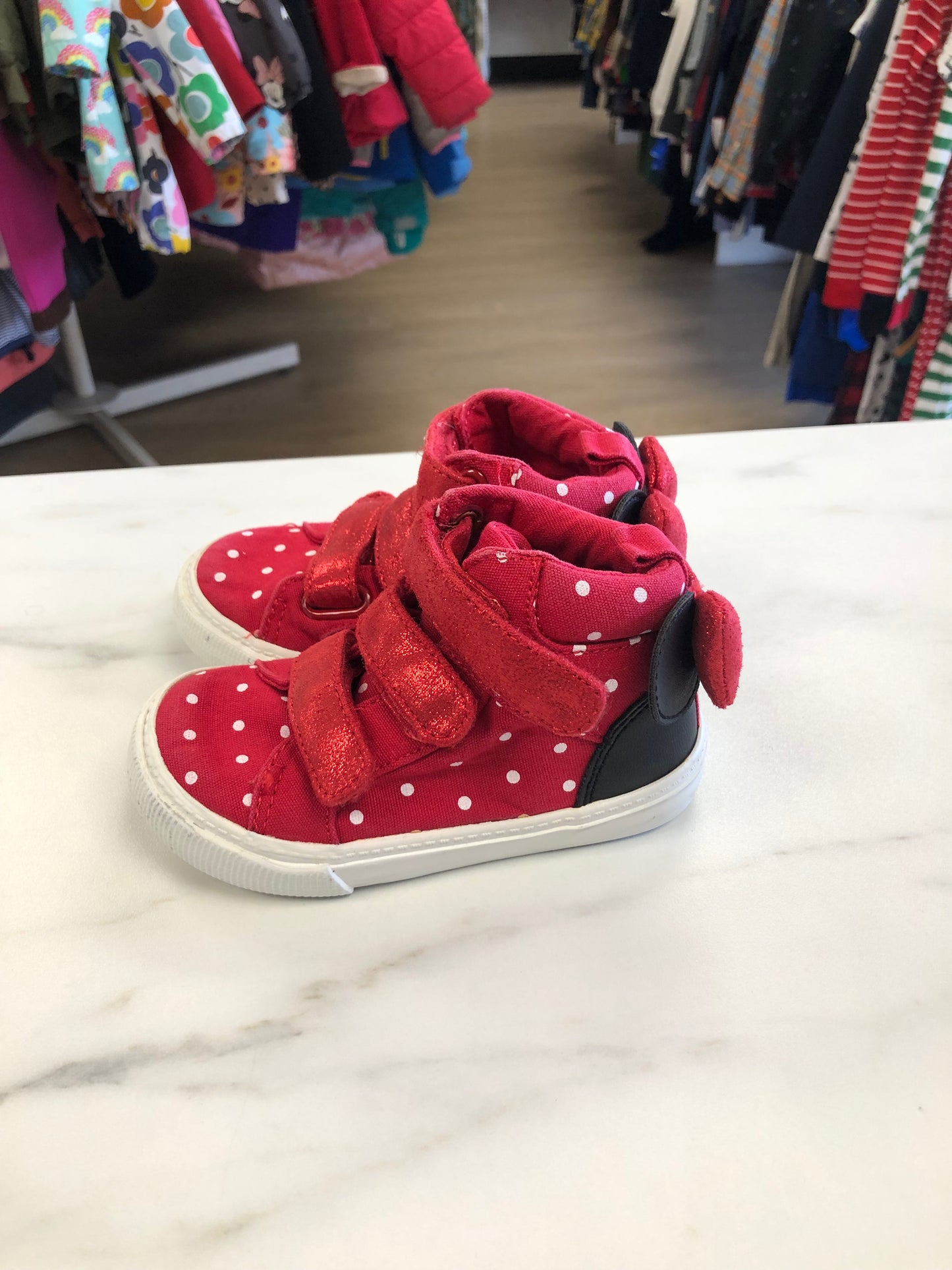 GAP Child Size 7 Red polka dot Shoes/Boots