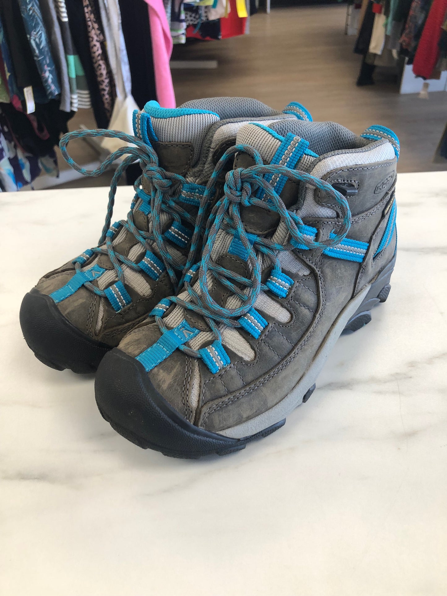 keen 5.5 Teal hiking Shoes/Boots