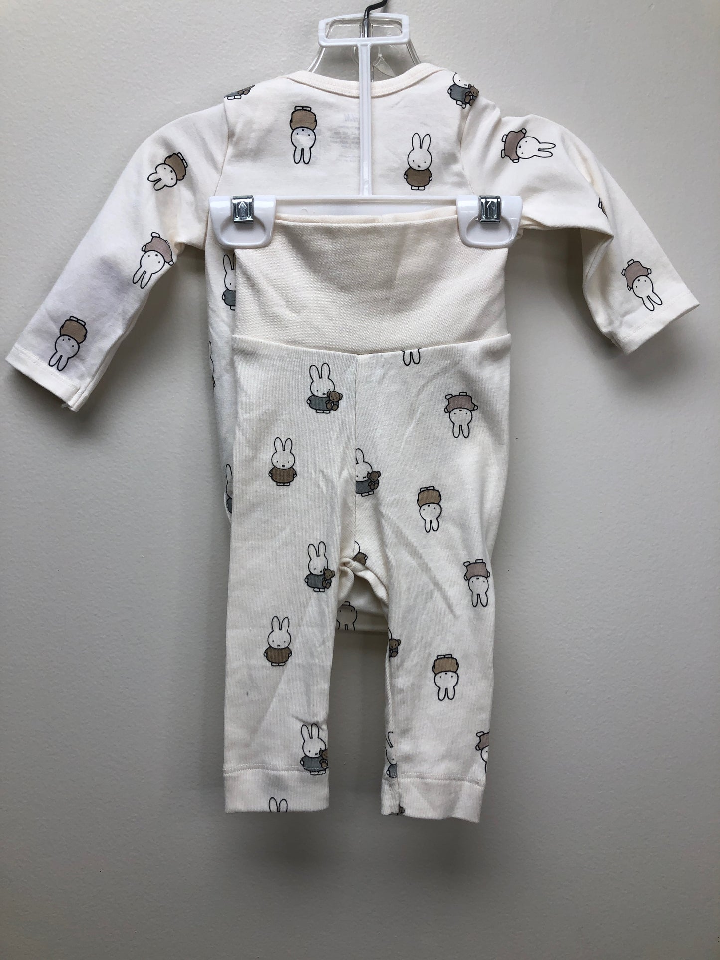 3m H&M cream bunny 2 PC Ensembles