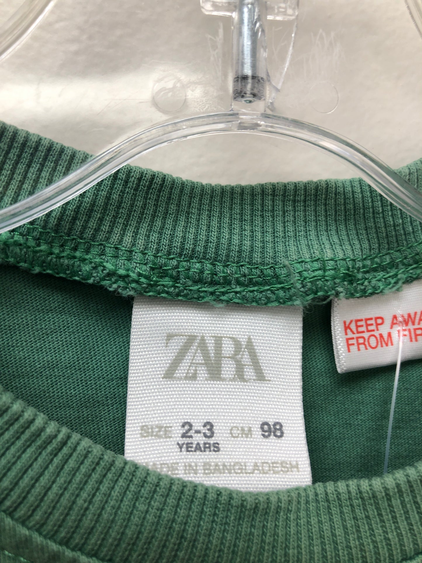 2T Zara green Shirt