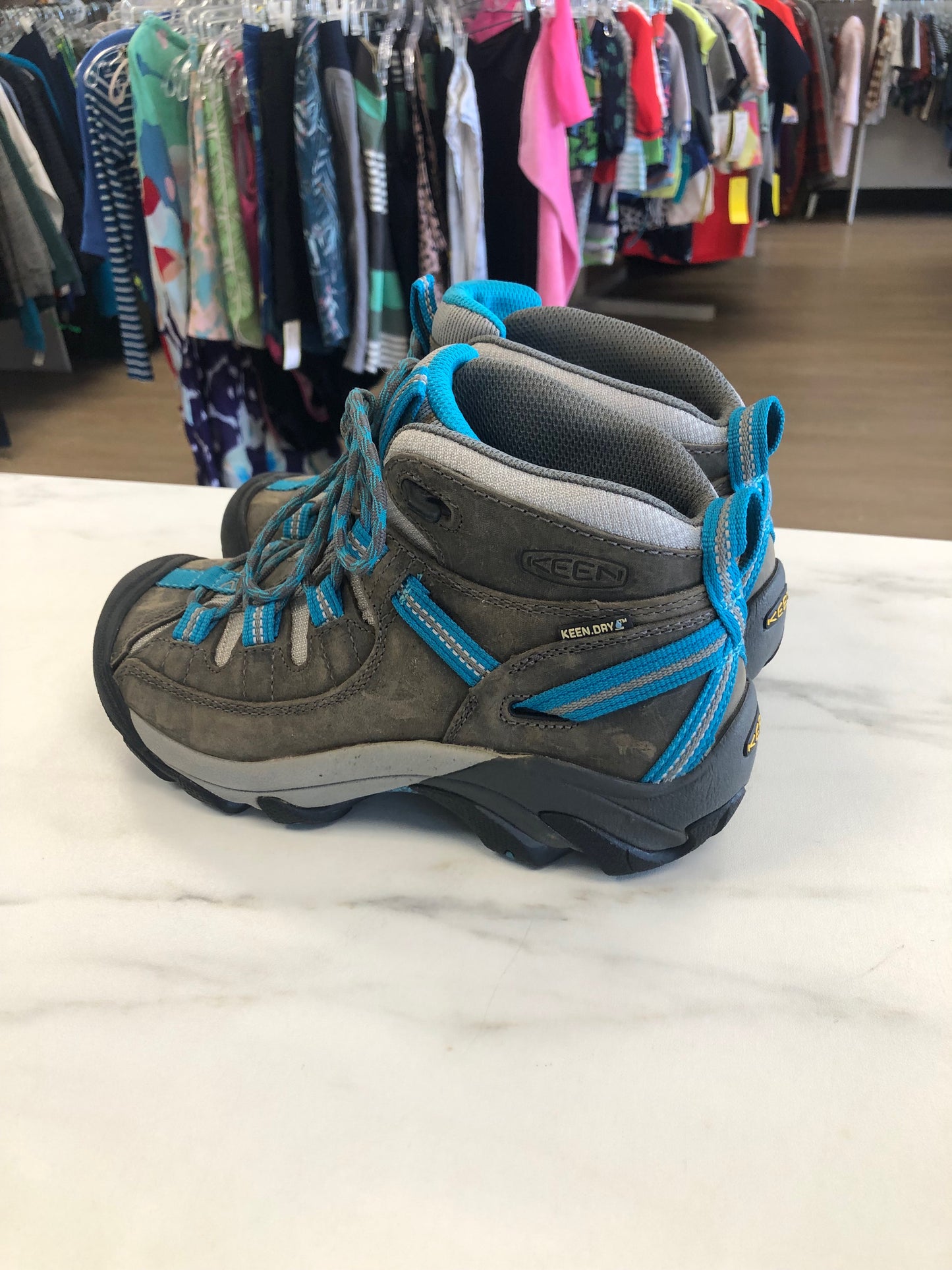 keen 5.5 Teal hiking Shoes/Boots