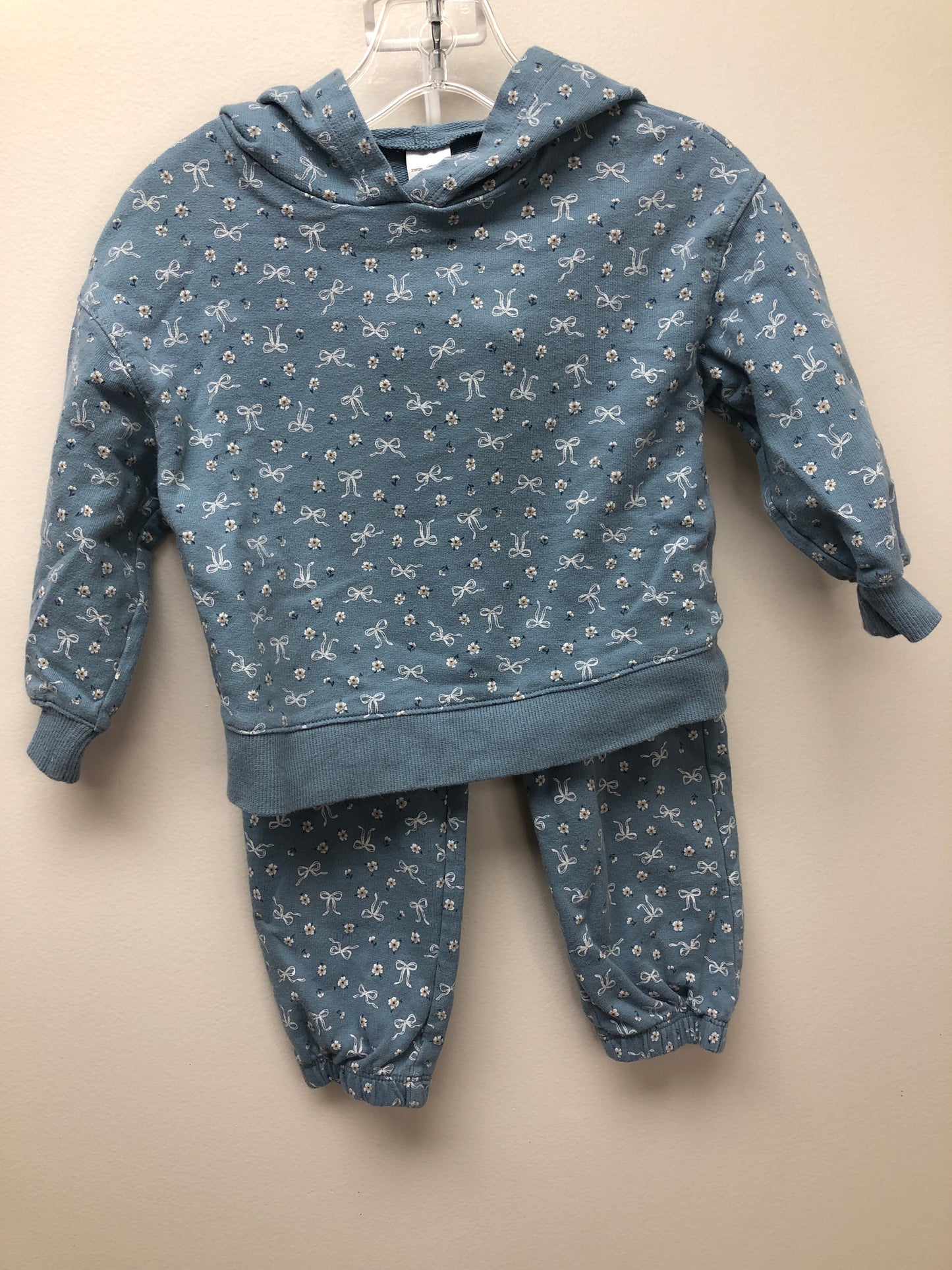 2T Carter's blue bows 2 PC Ensembles