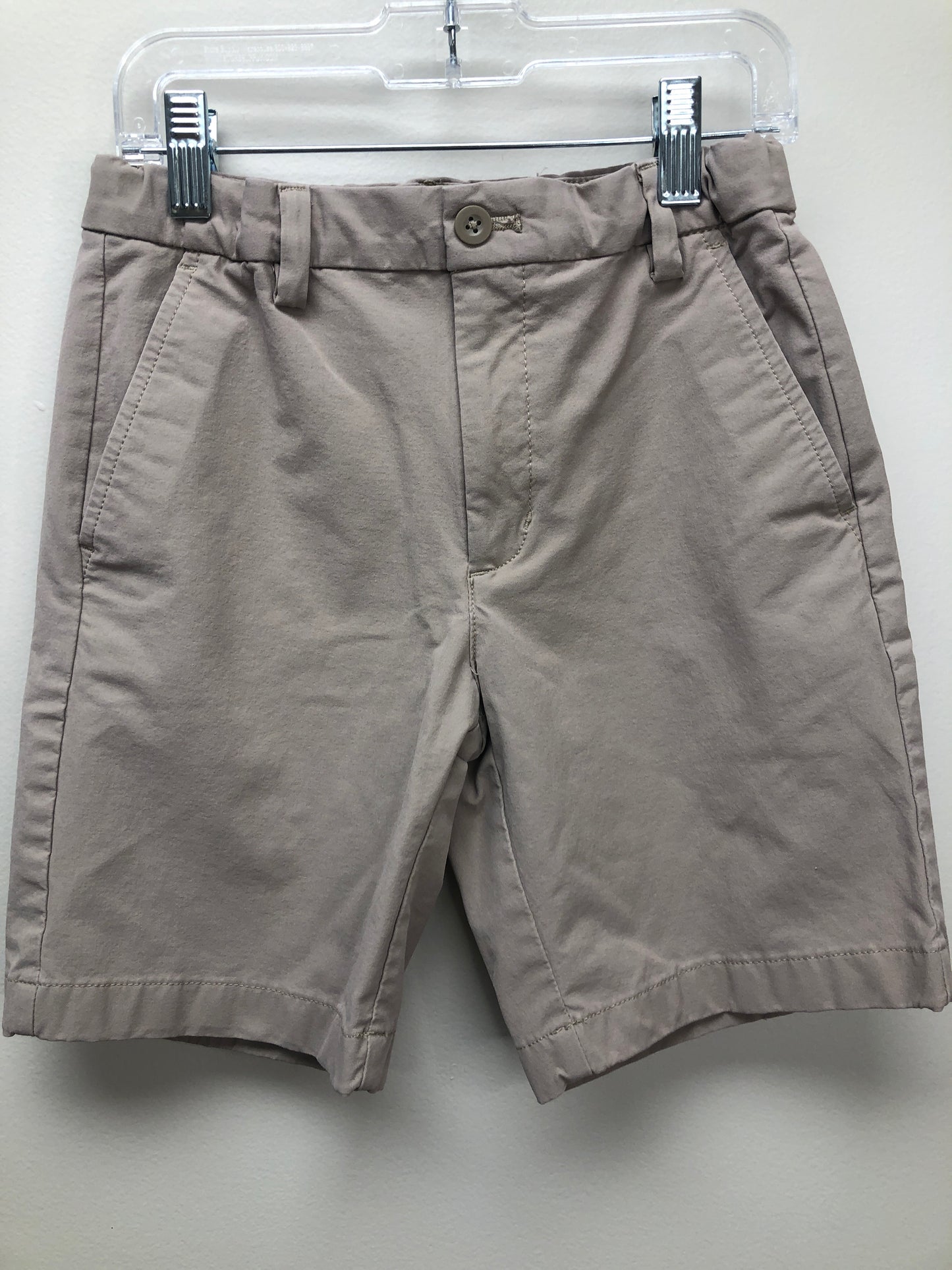 8 Vineyard Vines khaki Shorts