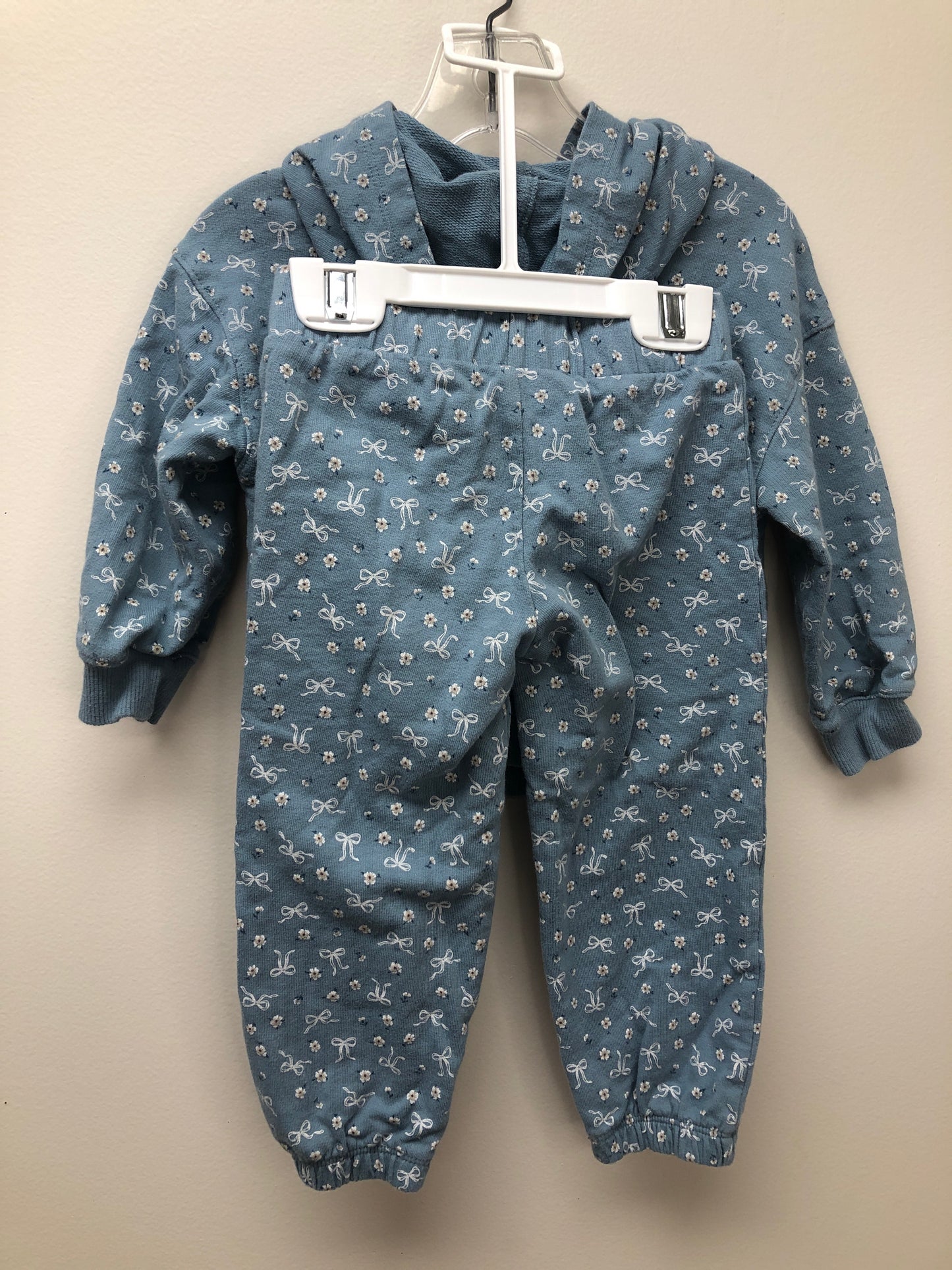 2T Carter's blue bows 2 PC Ensembles