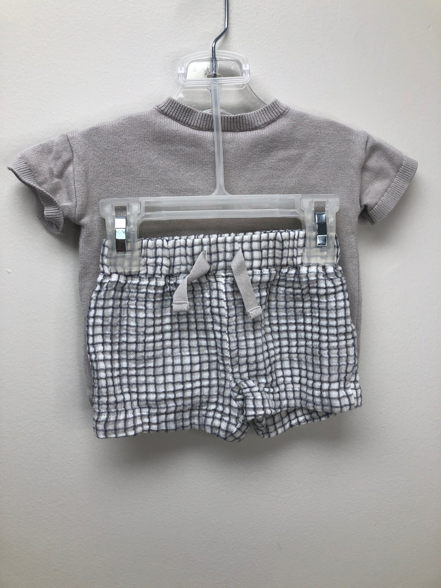 3M Carter's gray Shirt + Shorts