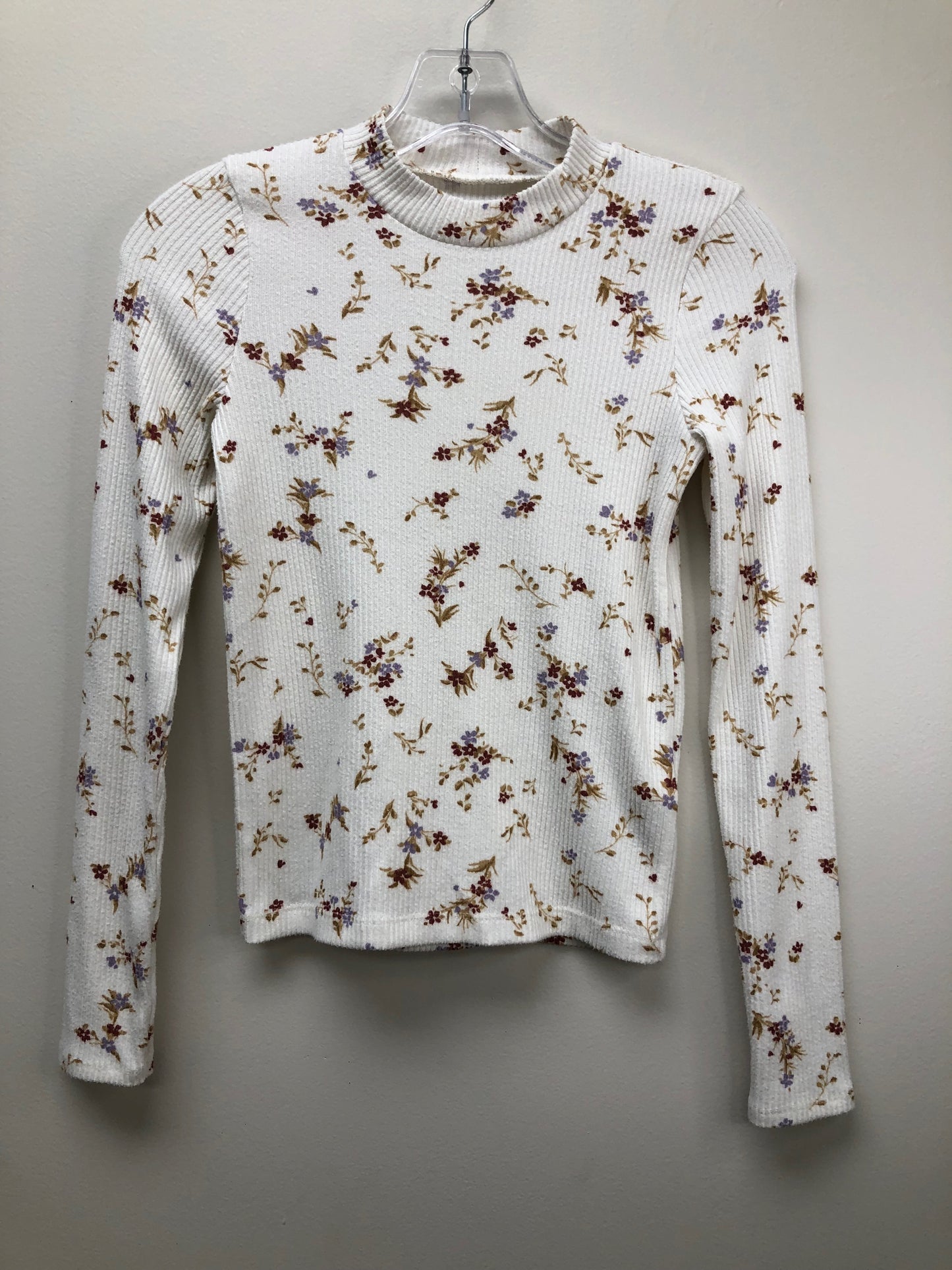 11/12 Abercrombie white floral Shirt