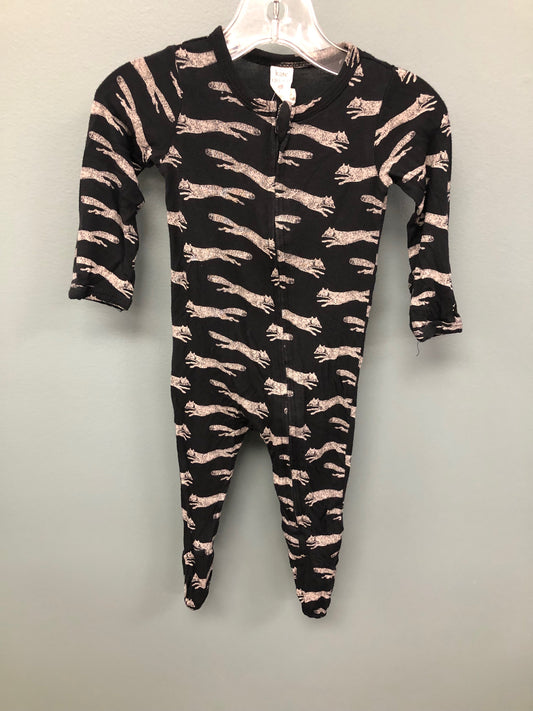 Kate Quinn Child Size 3 Months black foxes Pajamas