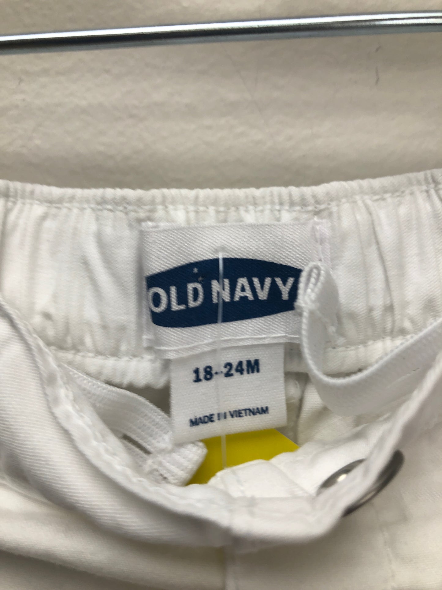 18m Old Navy white Shorts